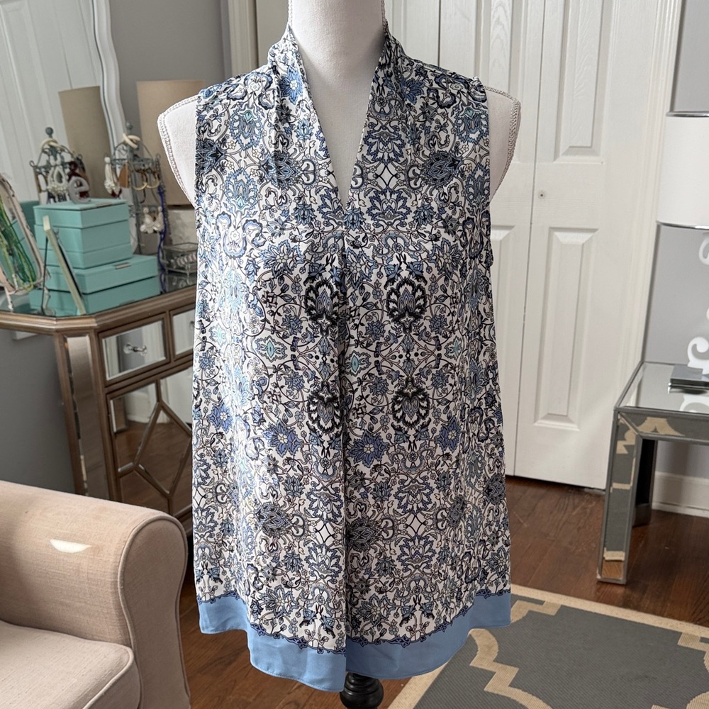Max Studio Blue & White Patterned Women's Top Size Small NWT